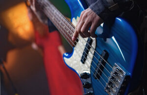 How to play bass guitar